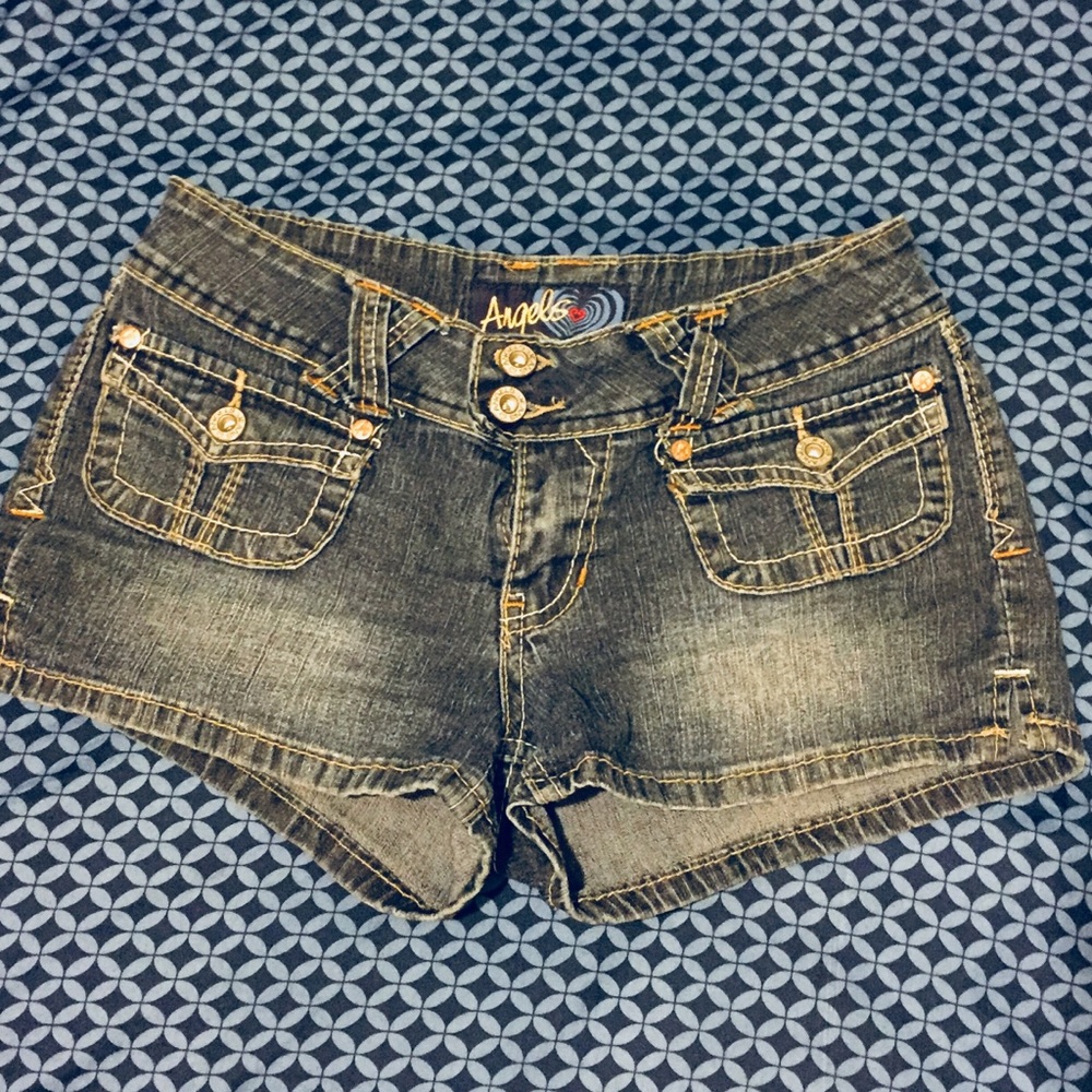 Angels Size 5 Shorts 😇
